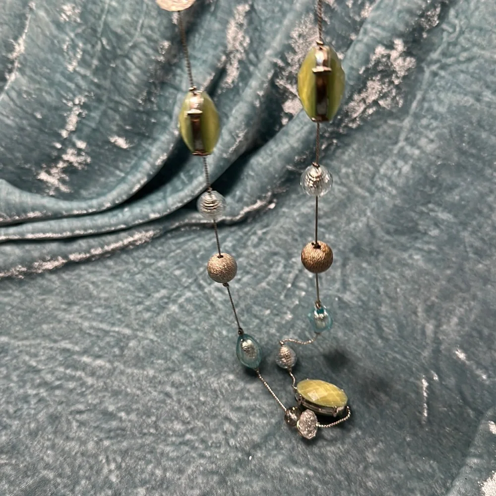 Multicolor string necklace - Picture 3 of 3